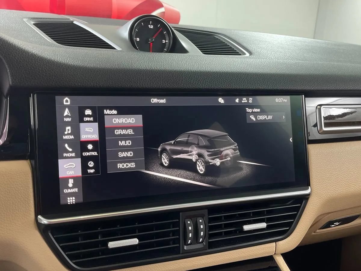 Used 2019 Porsche Cayenne AWD/4WD image 24