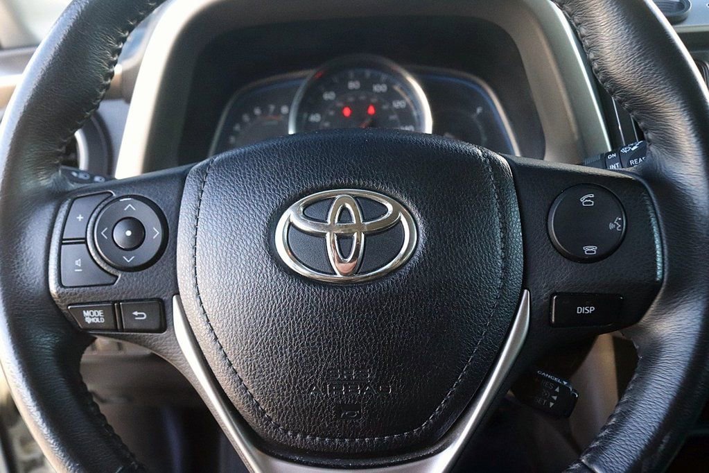 Used 2015 Toyota RAV4 Limited image 19