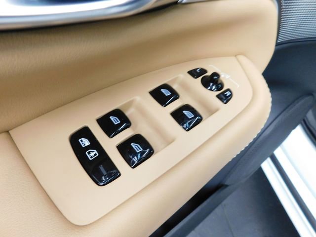 Used 2025 Volvo XC90 B6 Ultra w/ Protection Package Premier image 12