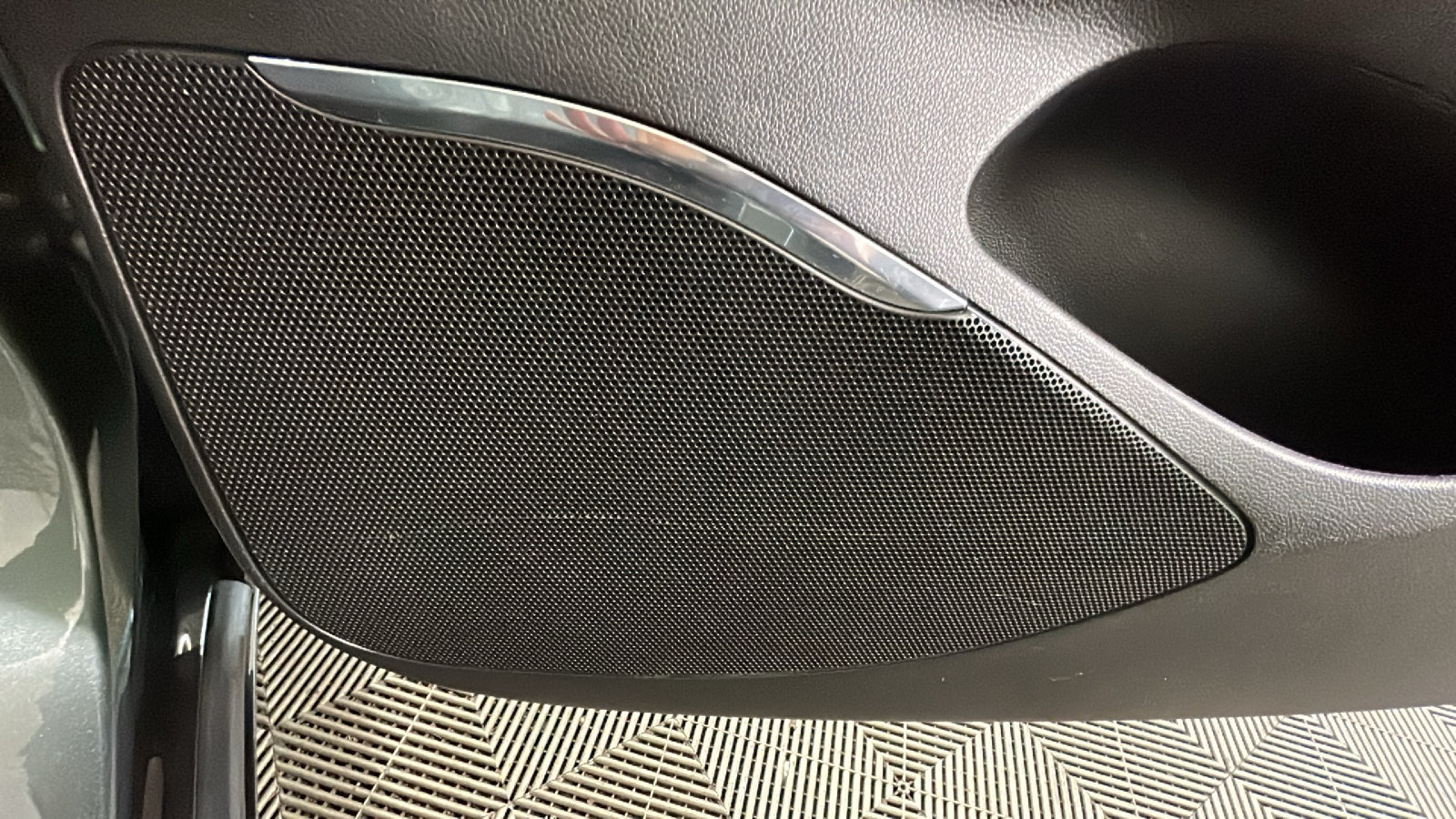 Used 2023 Buick Enclave Essence w/ LPO, Floor Liner Package FWD image 37
