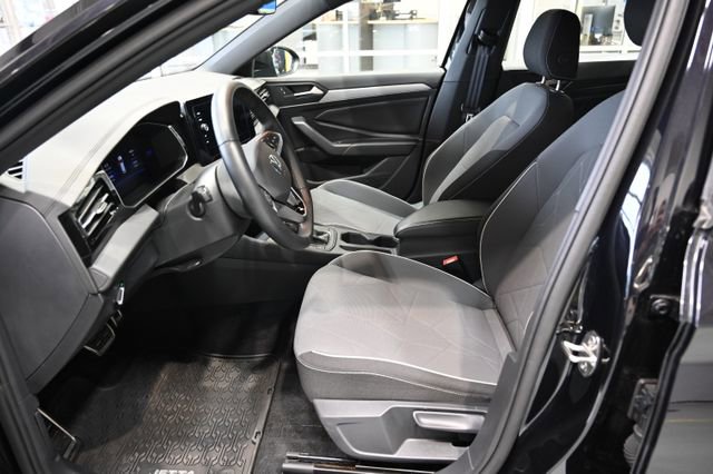 Used 2025 Volkswagen Jetta Sport image 9