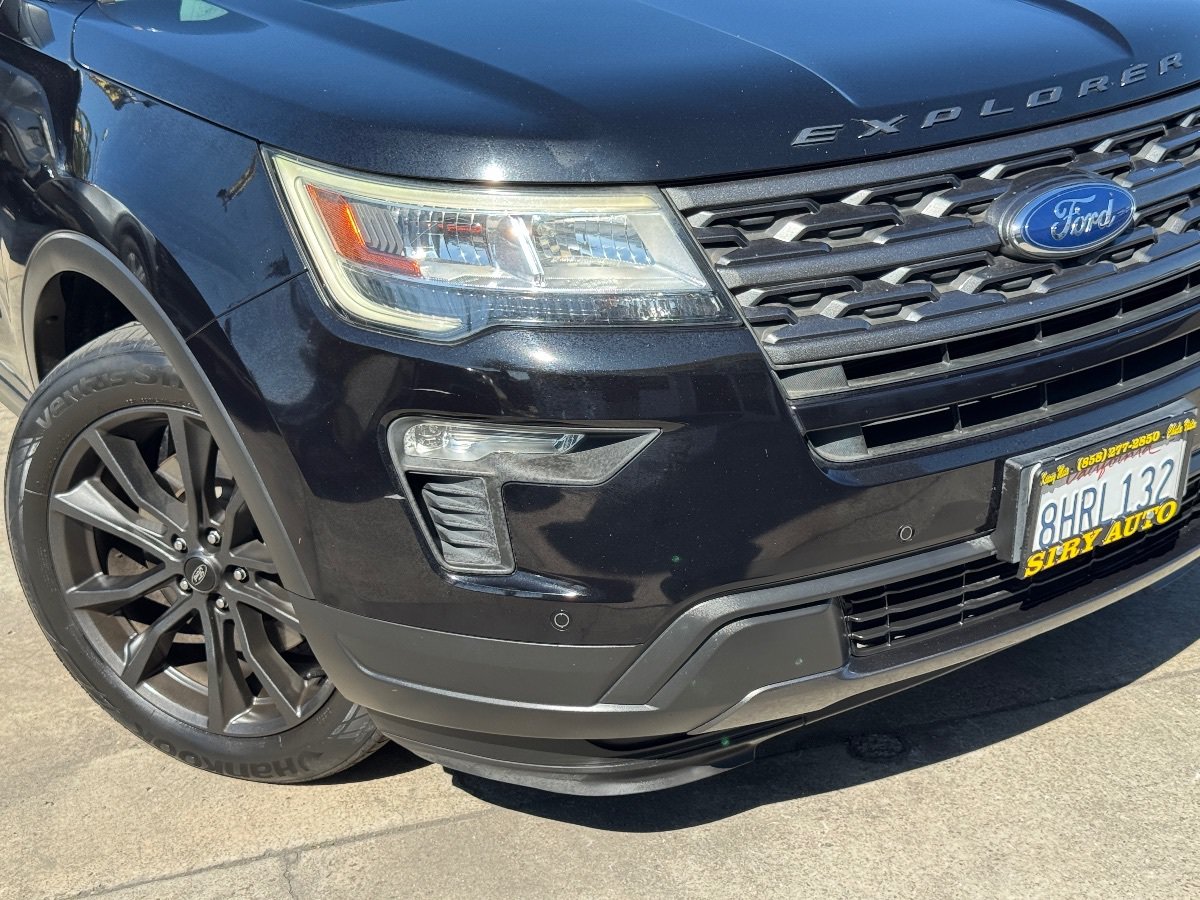 Used 2019 Ford Explorer XLT w/ Equipment Group 202A FWD image 3