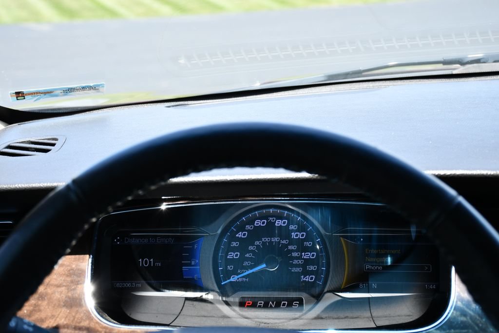 Used 2019 Ford Taurus Limited FWD image 25