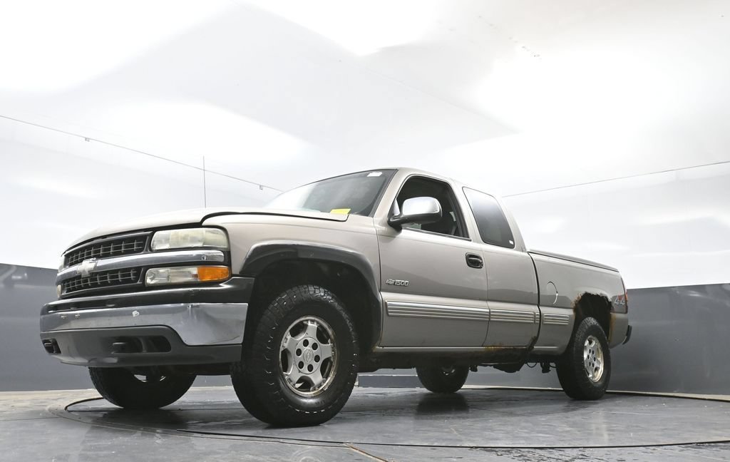 Used 2001 Chevrolet Silverado 1500 LS w/ Firm Ride Suspension Pkg AWD/4WD image 27