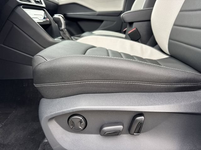 New 2026 Volkswagen Taos SEL AWD/4WD image 12