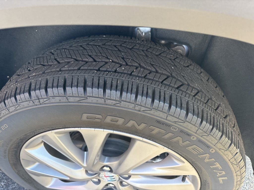 Used 2025 Buick Enclave Preferred AWD/4WD image 10