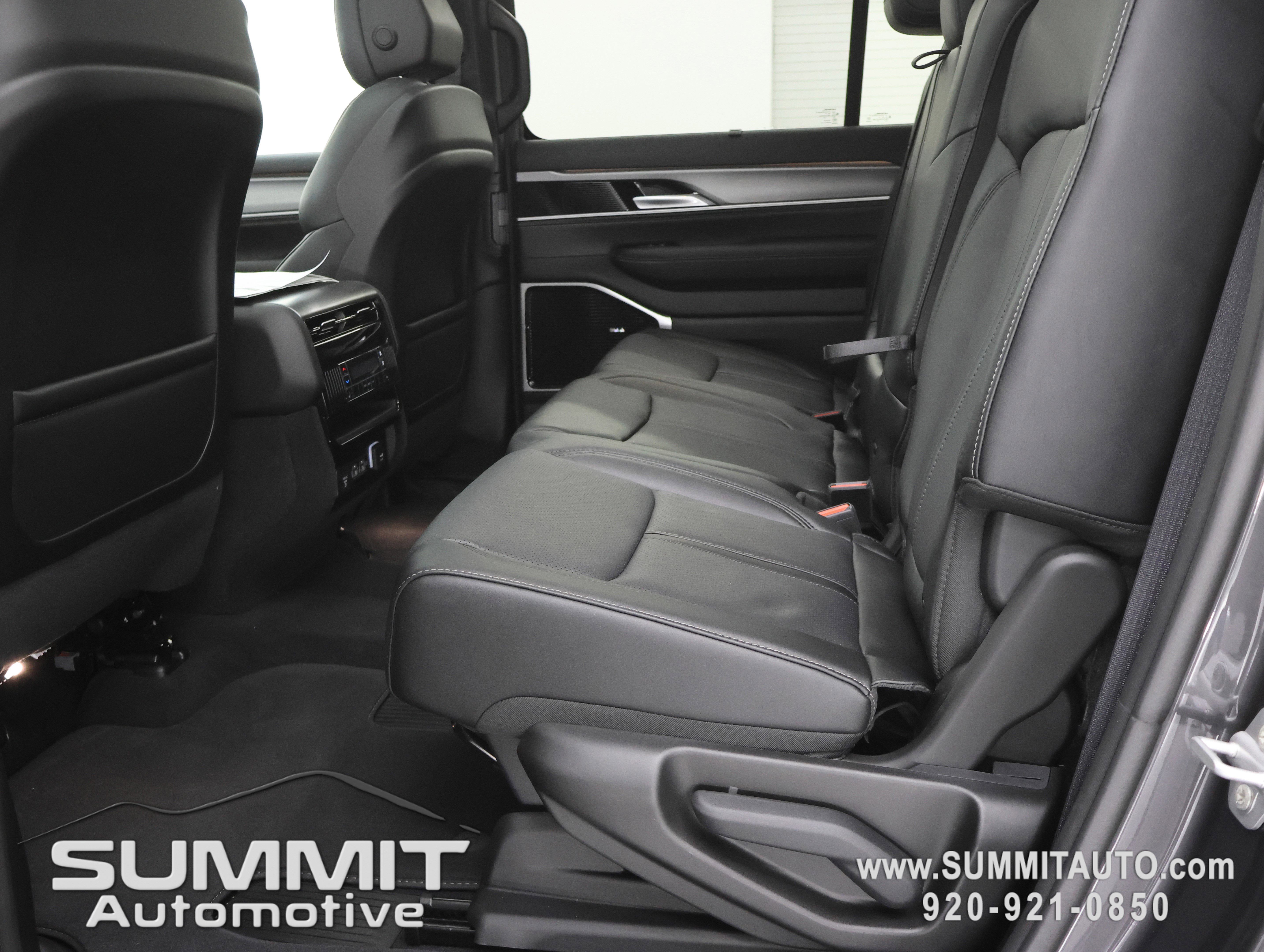 New 2026 Jeep Grand Wagoneer L Limited image 9