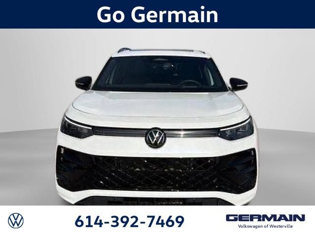 New 2026 Volkswagen Tiguan SE R-Line FWD image 2