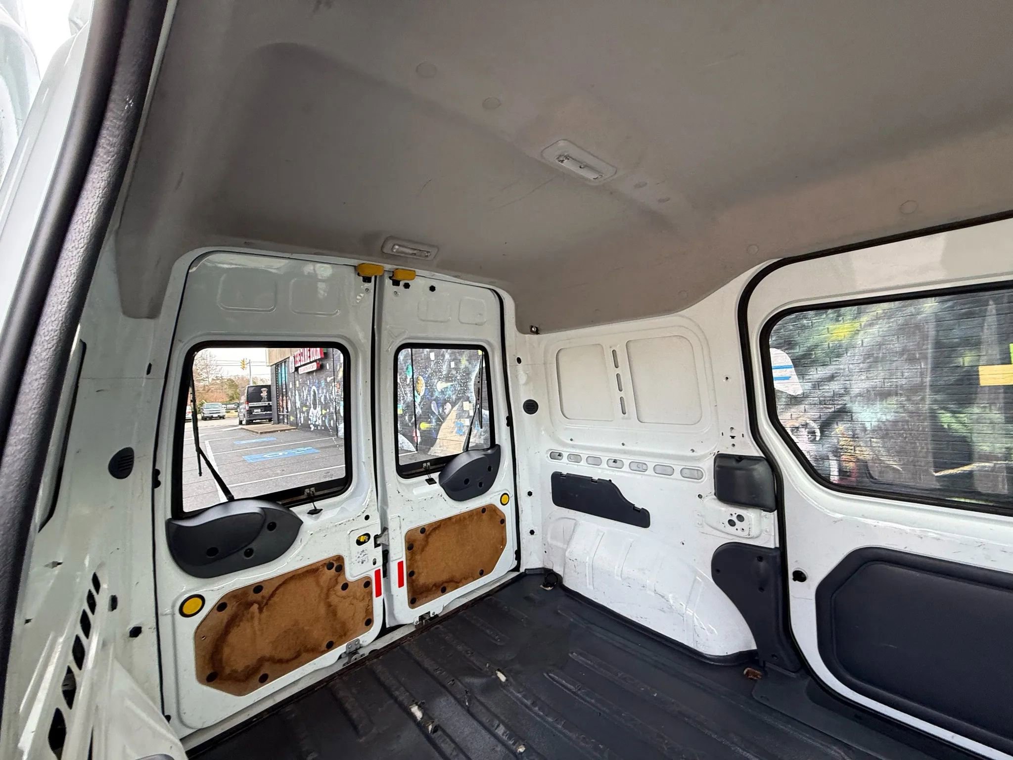Used 2013 Ford Transit Connect XLT image 39