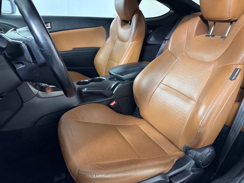 Used 2015 Hyundai Genesis 3.8 image 11