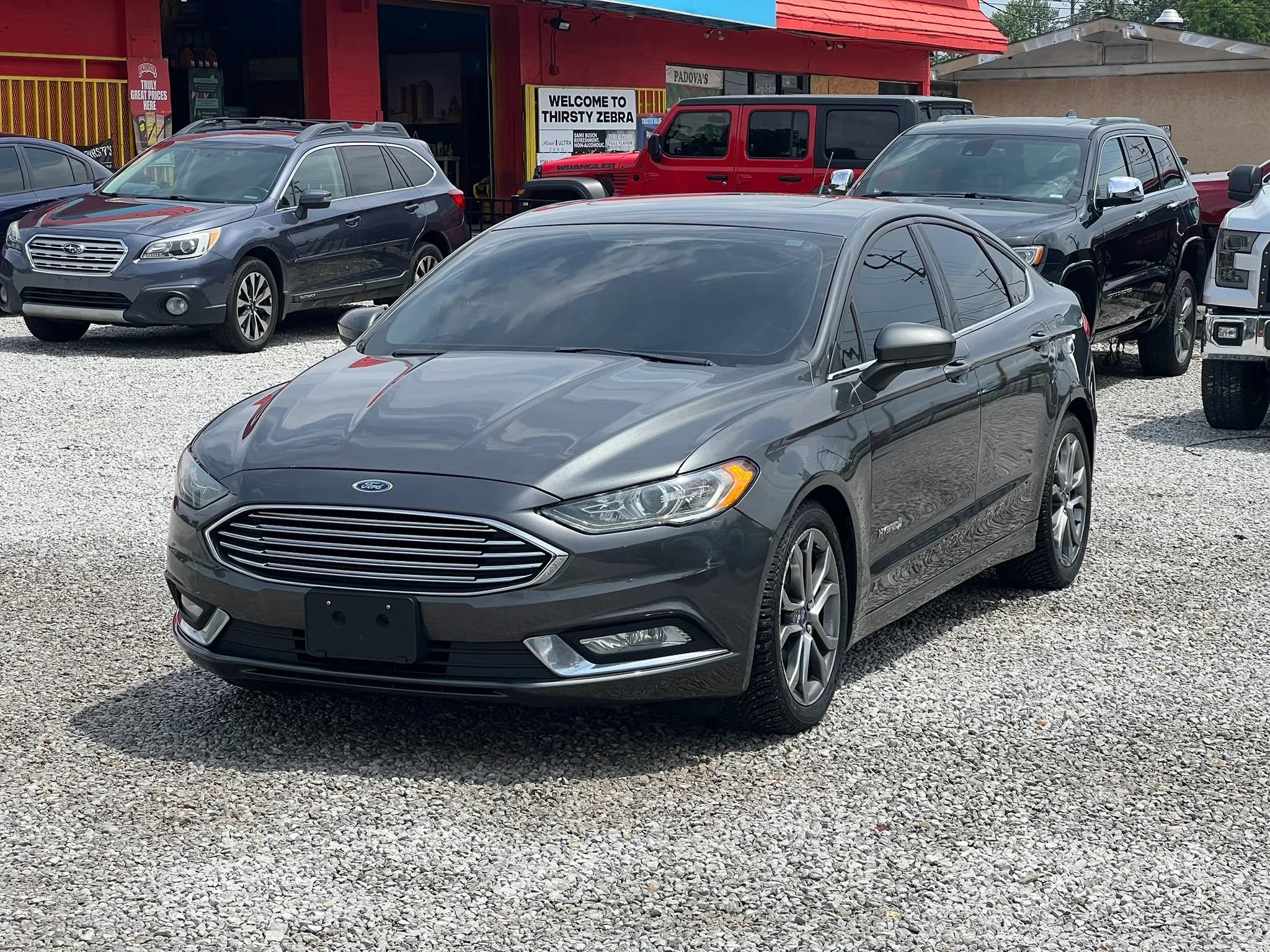Used 2017 Ford Fusion SE w/ Equipment Group 601A FWD image 3