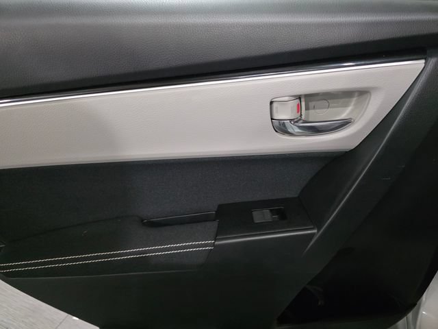 Used 2017 Toyota Corolla LE w/ Carpet Mat Package (TMS) FWD image 11