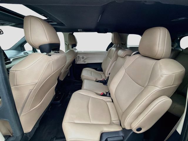 Used 2021 Toyota Sienna XLE FWD image 23