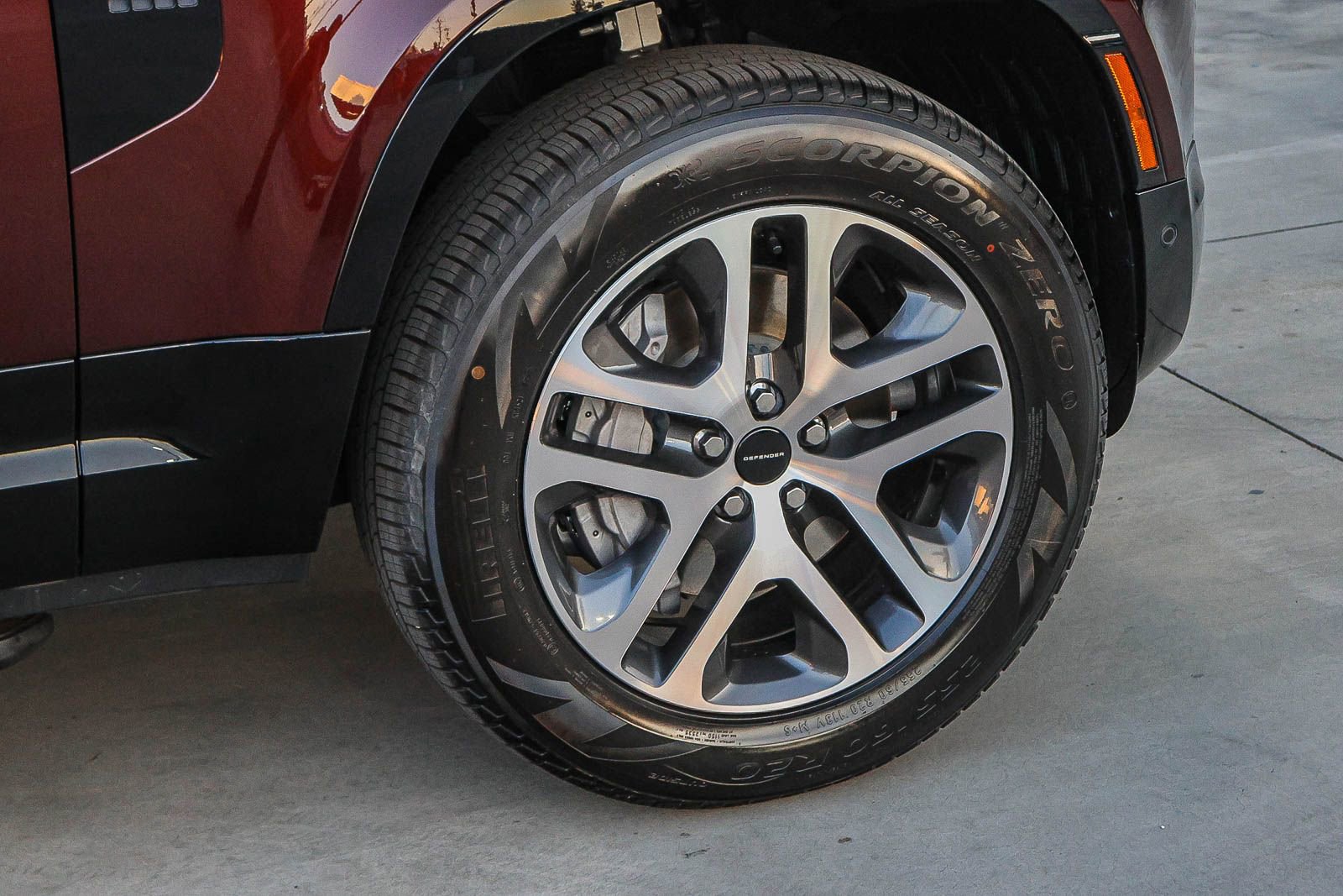 New 2026 Land Rover Defender 130 X-Dynamic SE image 10