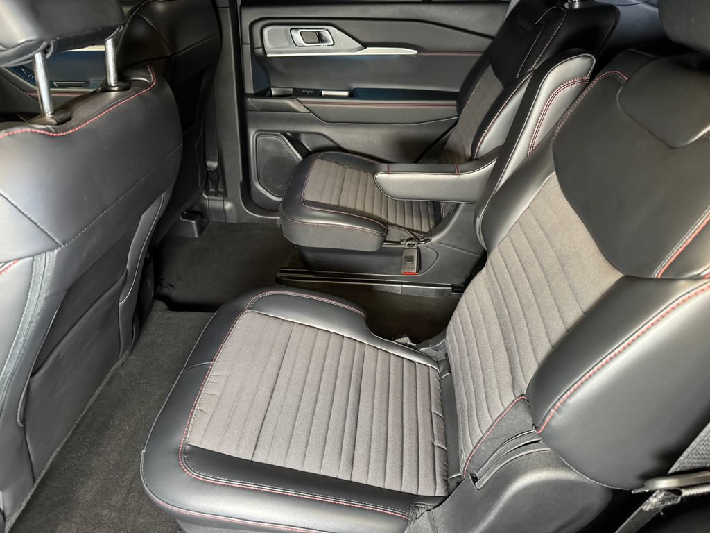 Used 2025 Ford Explorer ST-Line w/ Premium Package AWD/4WD image 21
