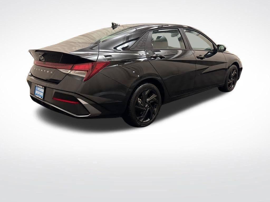 New 2026 Hyundai Elantra Sport FWD image 5
