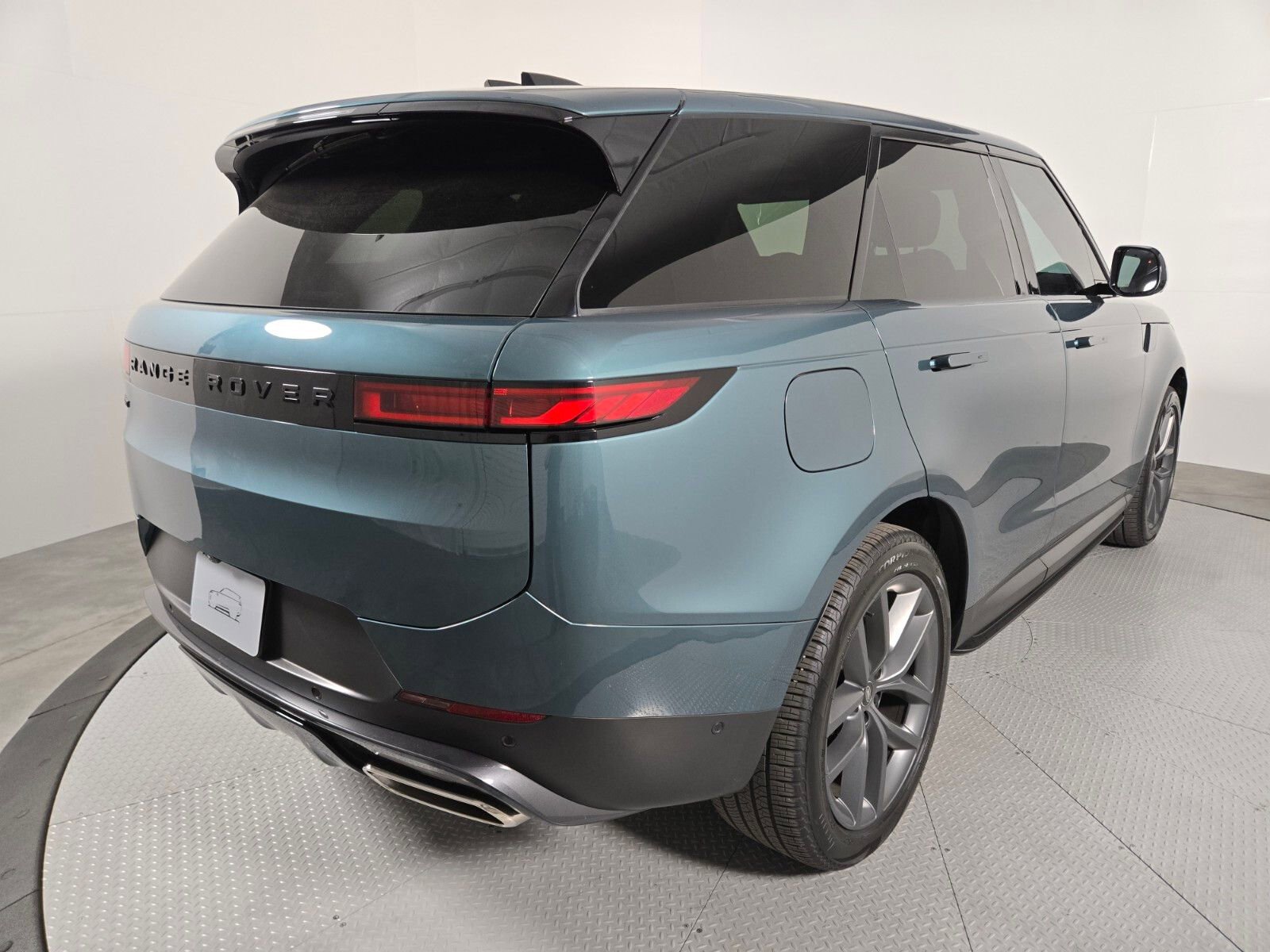Used 2025 Land Rover Range Rover Sport SE image 5