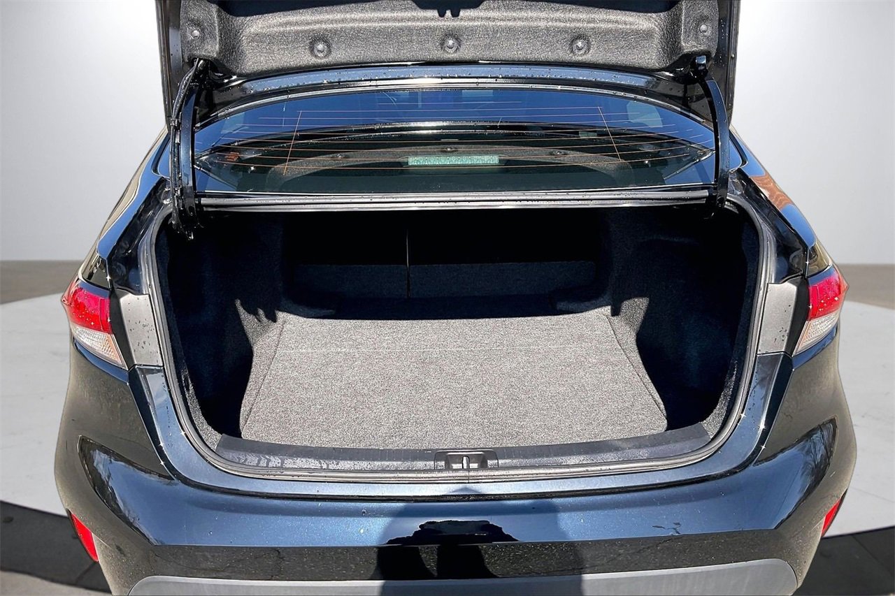 Used 2025 Toyota Corolla LE image 25