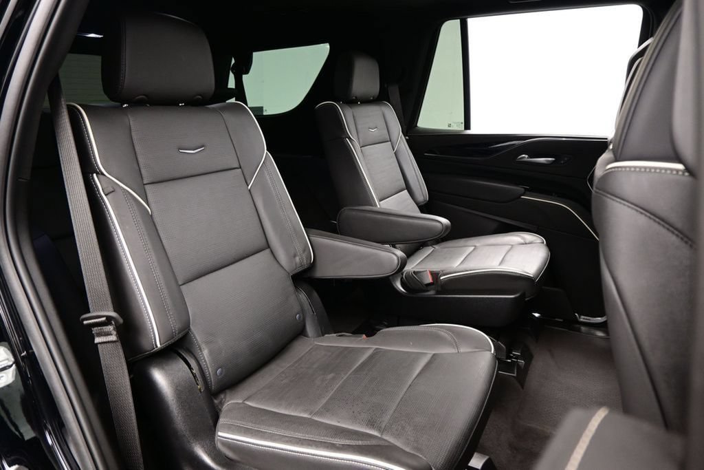 Used 2024 Cadillac Escalade Sport w/ Touring Package AWD/4WD image 32