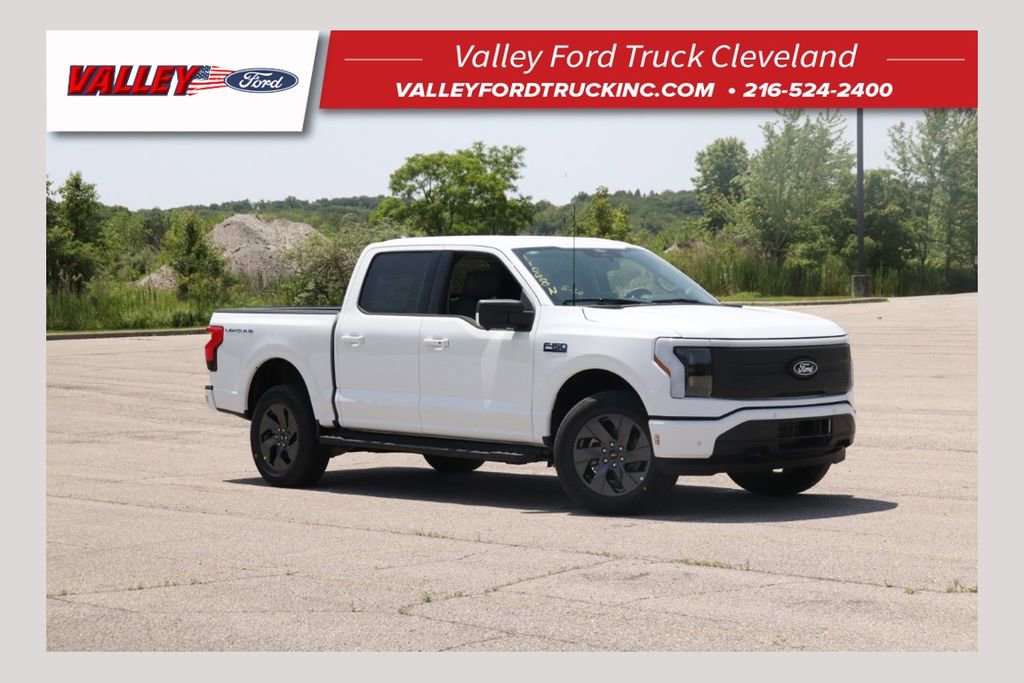 New 2025 Ford F150 Lightning Flash AWD/4WD image 1