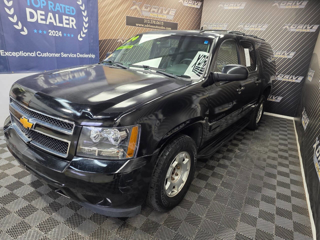 Used 2014 Chevrolet Suburban LT image 1