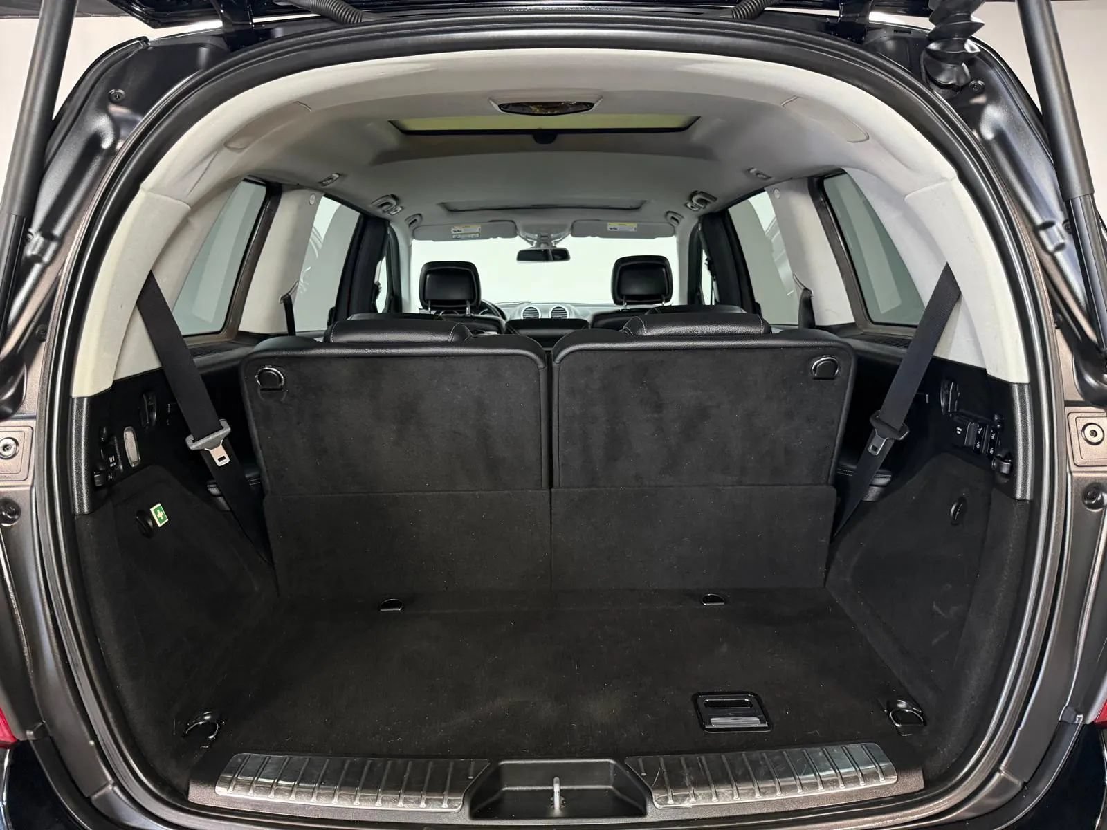 Used 2012 Mercedes-Benz GL 450 4MATIC w/ Premium 1 Pkg image 15