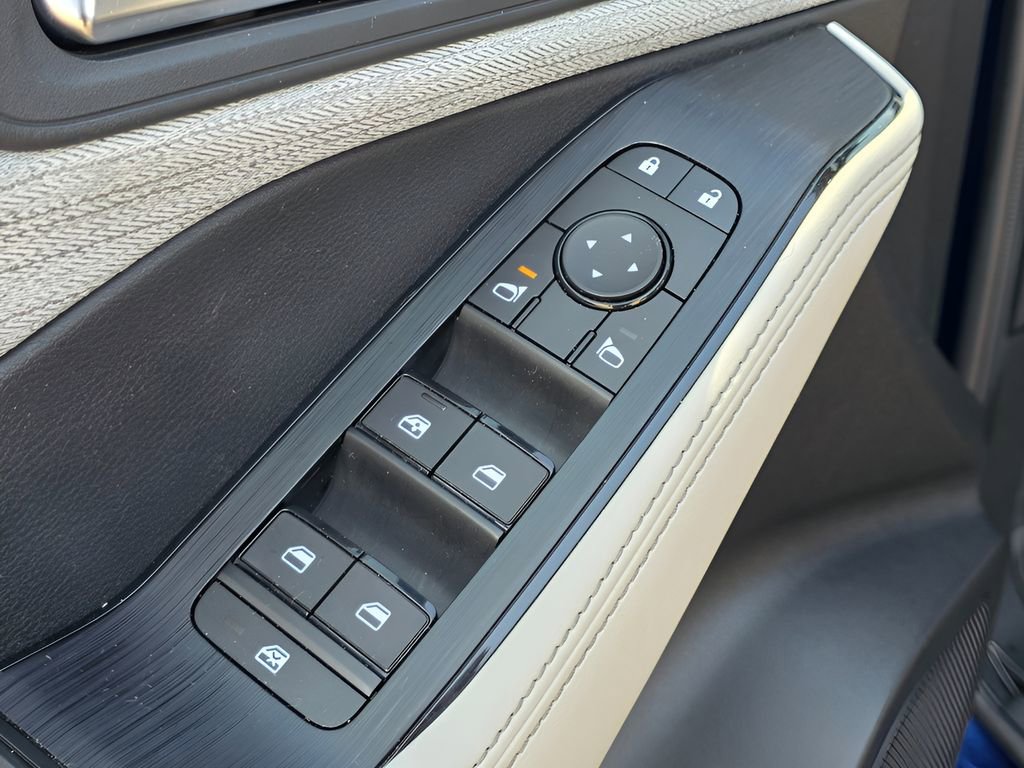 Used 2023 Nissan Rogue SV image 15