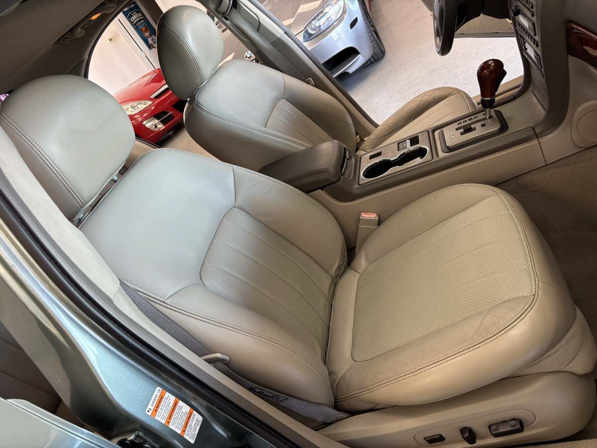 Used 2004 Lincoln LS RWD image 21