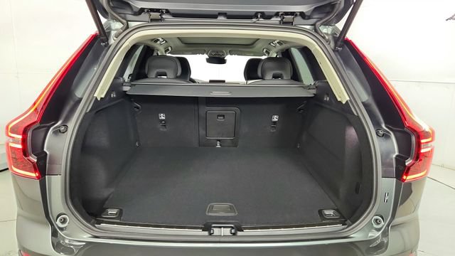 New 2026 Volvo XC60 B5 Plus w/ Protection Package AWD/4WD image 39