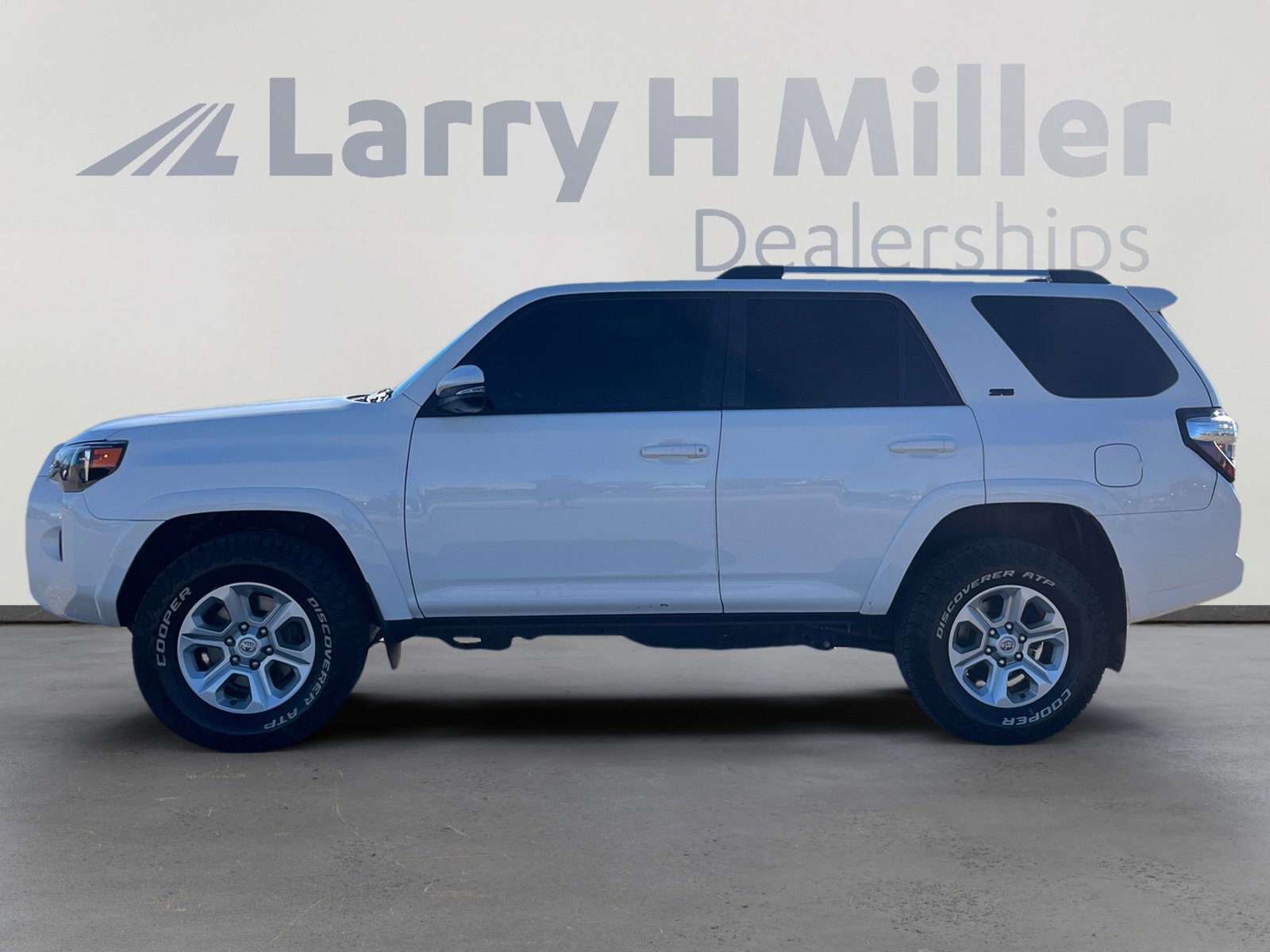 Used 2019 Toyota 4Runner SR5 Premium image 2