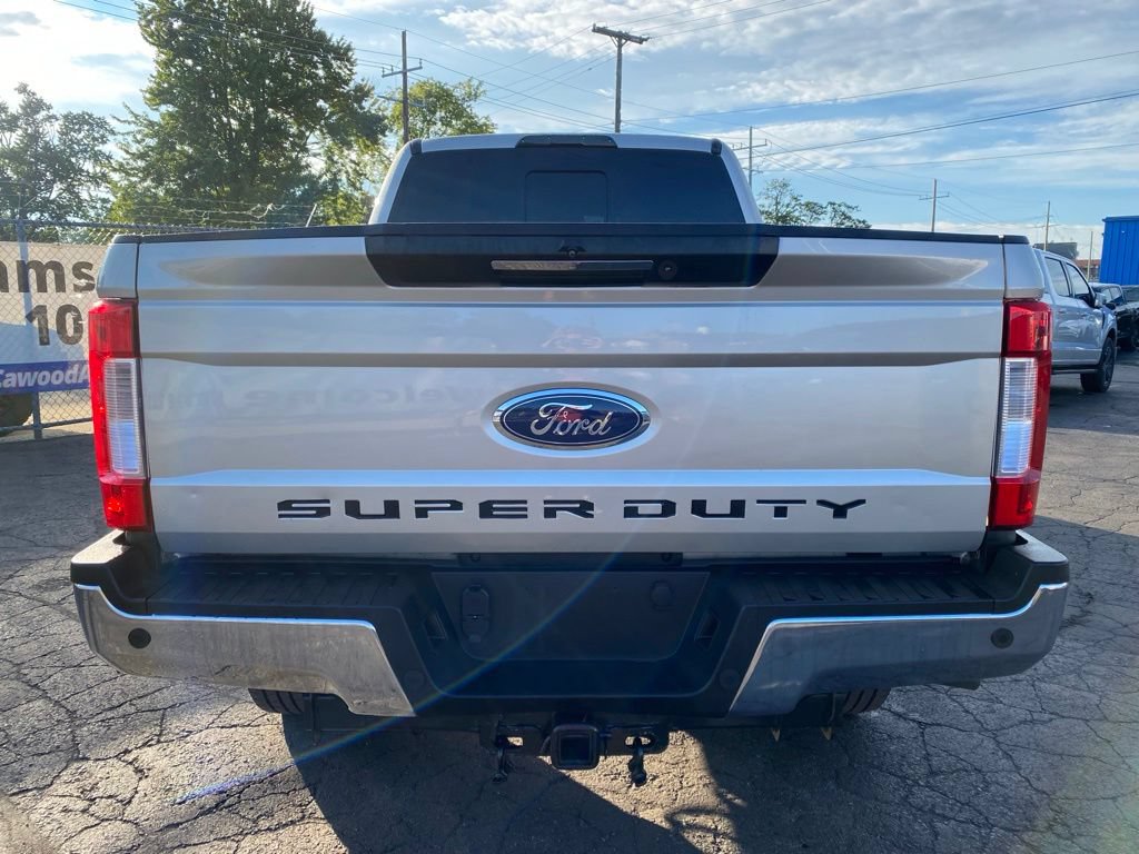 Used 2017 Ford F250 Lariat w/ Lariat Ultimate Package AWD/4WD image 3