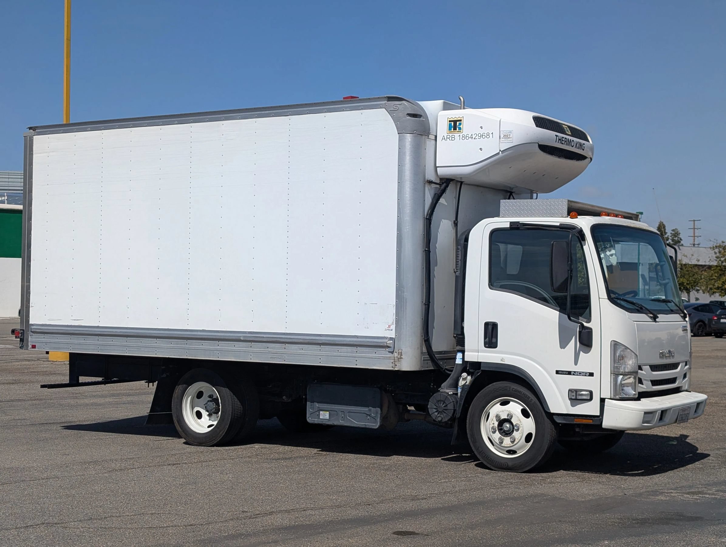 Used 2019 Isuzu NQR RWD image 1