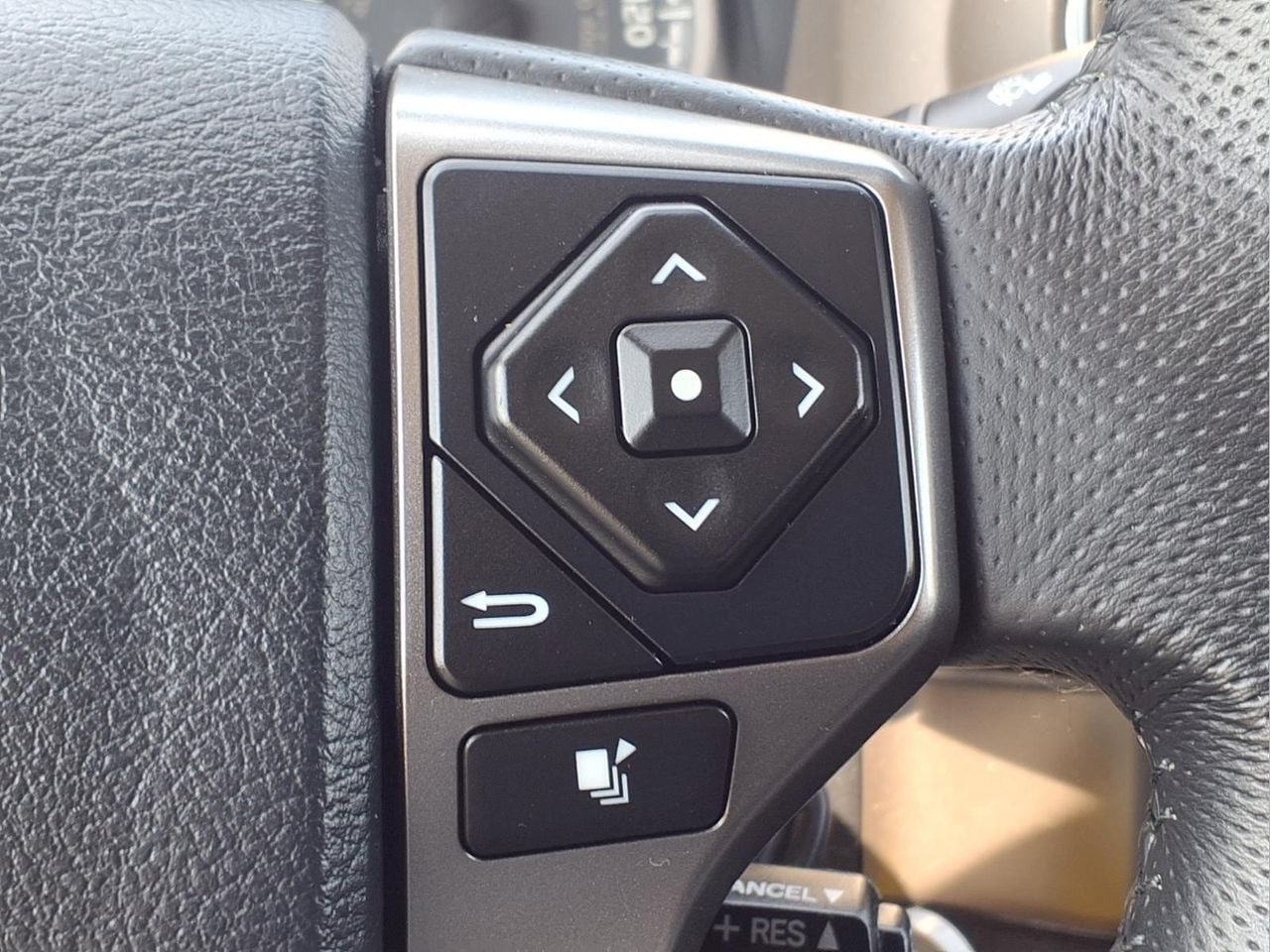 Certified 2019 Toyota Tacoma SR5 AWD/4WD image 23