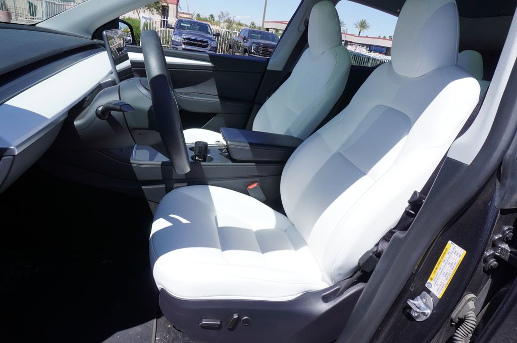 Used 2024 Tesla Model Y Long Range image 9
