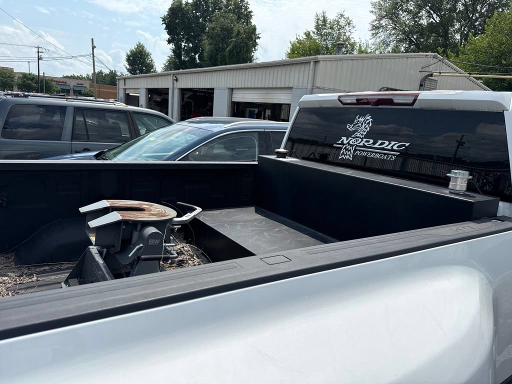 Used 2021 Chevrolet Silverado 3500 LTZ w/ Gooseneck/5TH Wheel Package AWD/4WD image 4