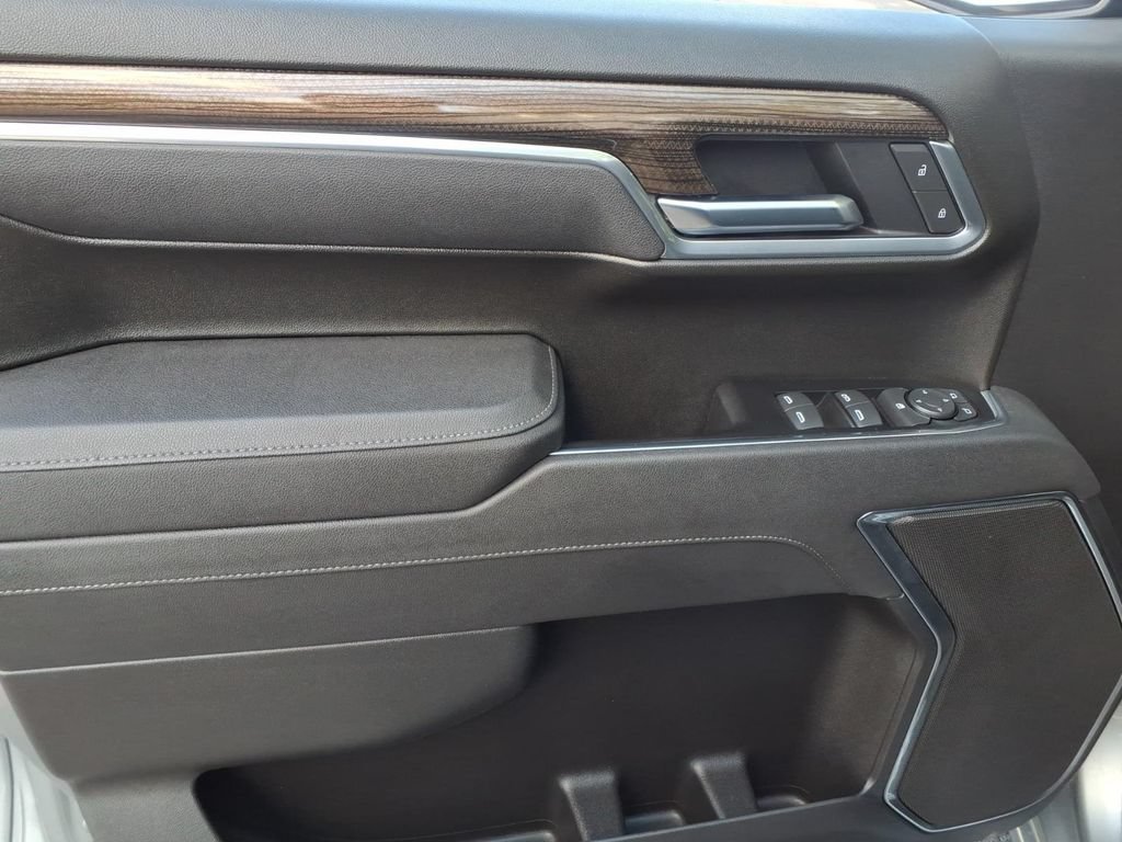 Certified 2025 Chevrolet Silverado 1500 RST AWD/4WD image 13