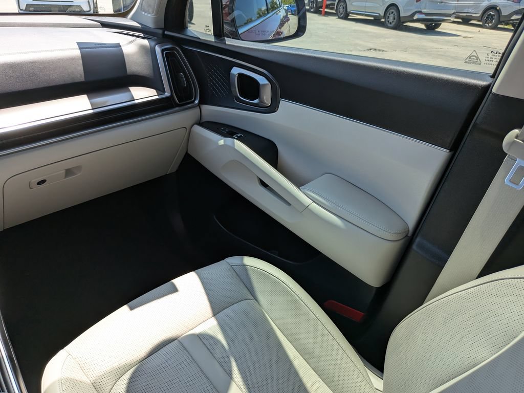 Certified 2025 Kia Sorento S AWD/4WD image 17