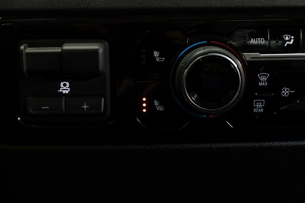 Used 2025 Chevrolet Silverado 1500 LT image 33