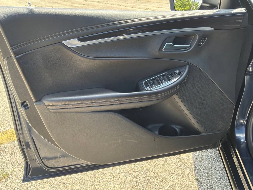 Used 2017 Chevrolet Impala LT w/ Convenience Package FWD image 13
