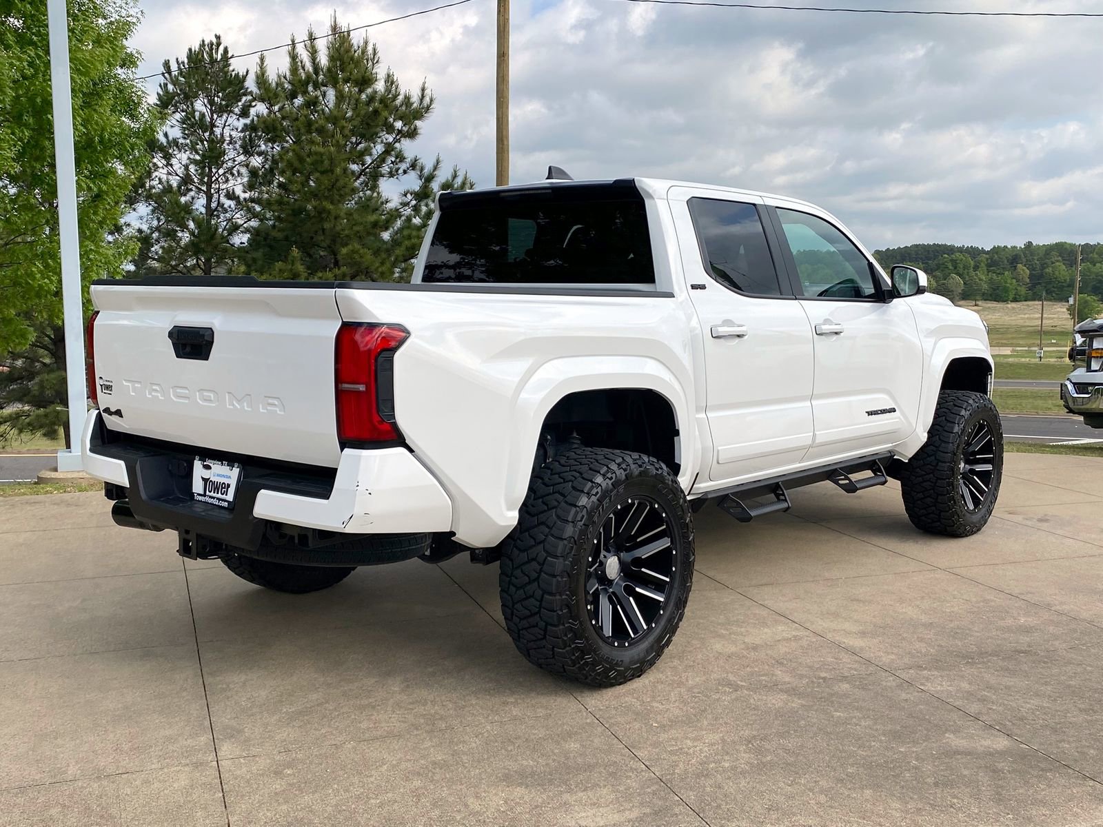 Used 2025 Toyota Tacoma SR5 image 6