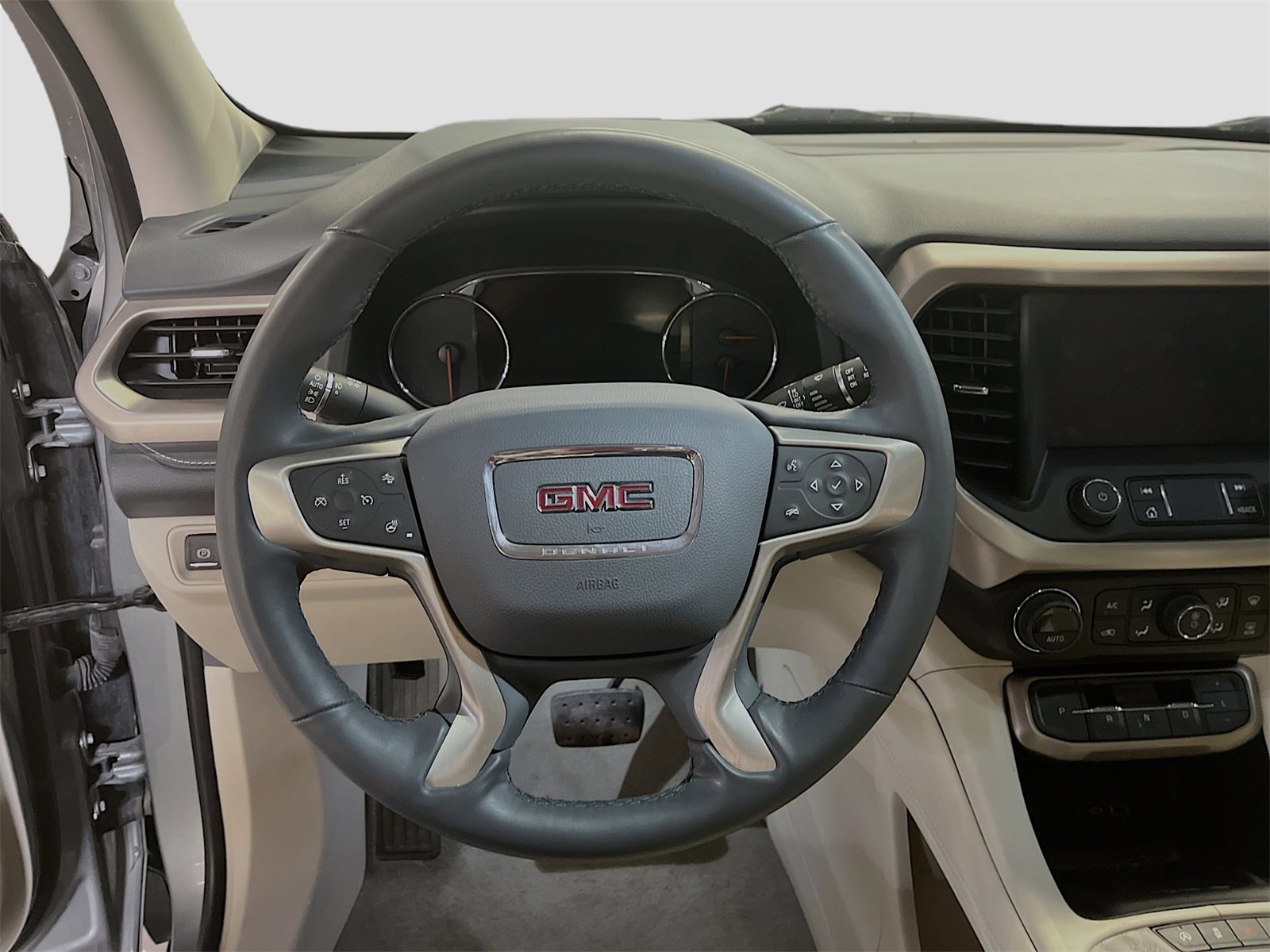 Used 2023 GMC Acadia Denali w/ Denali Ultimate Package image 11