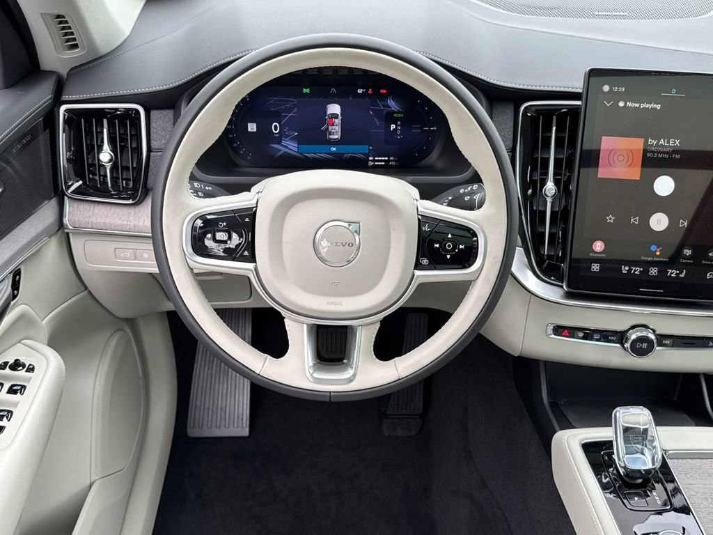 New 2026 Volvo XC90 T8 Ultra w/ Protection Package Premier AWD/4WD image 13