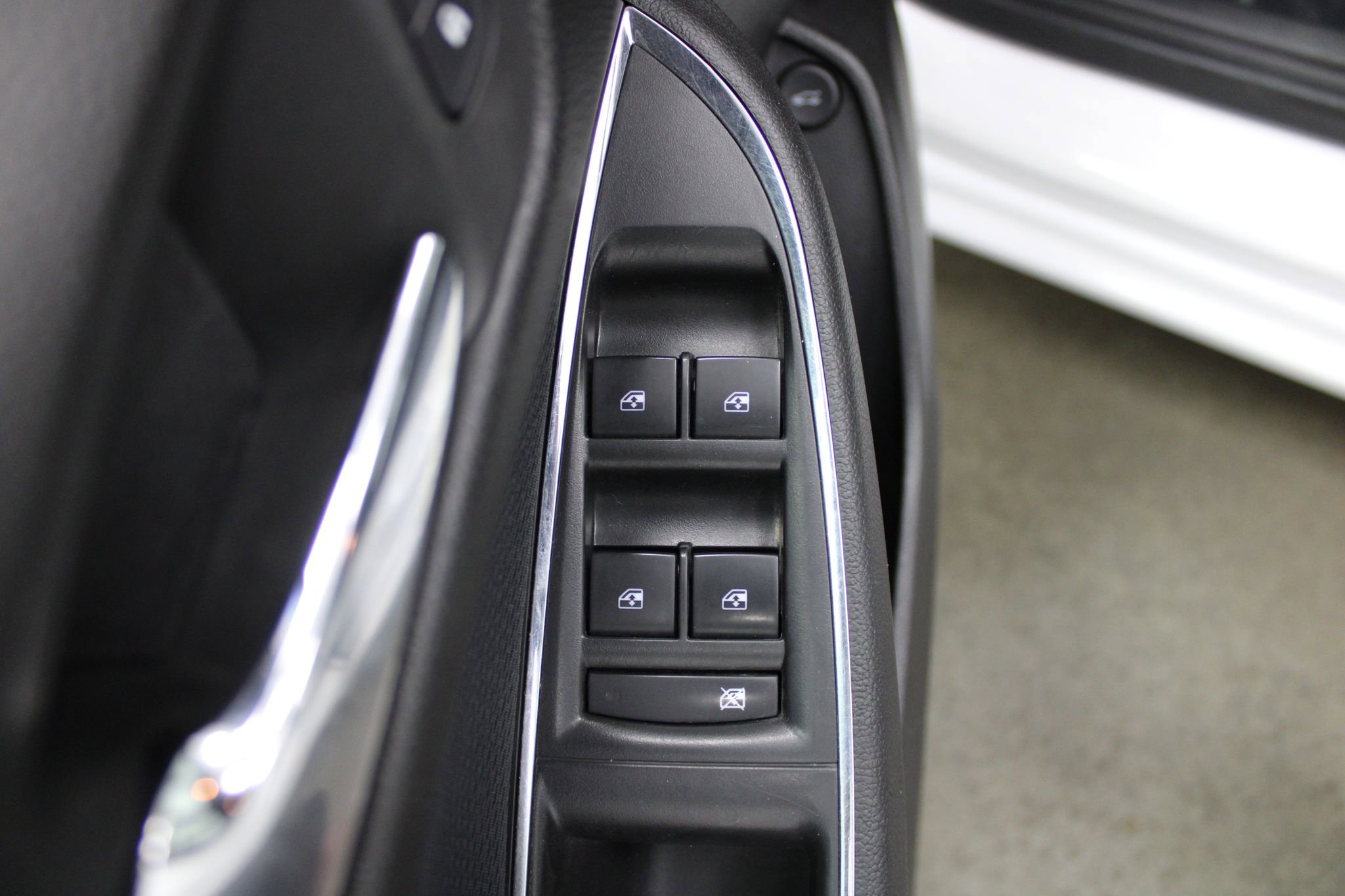 Used 2019 Chevrolet Cruze LT w/ Convenience Package image 12