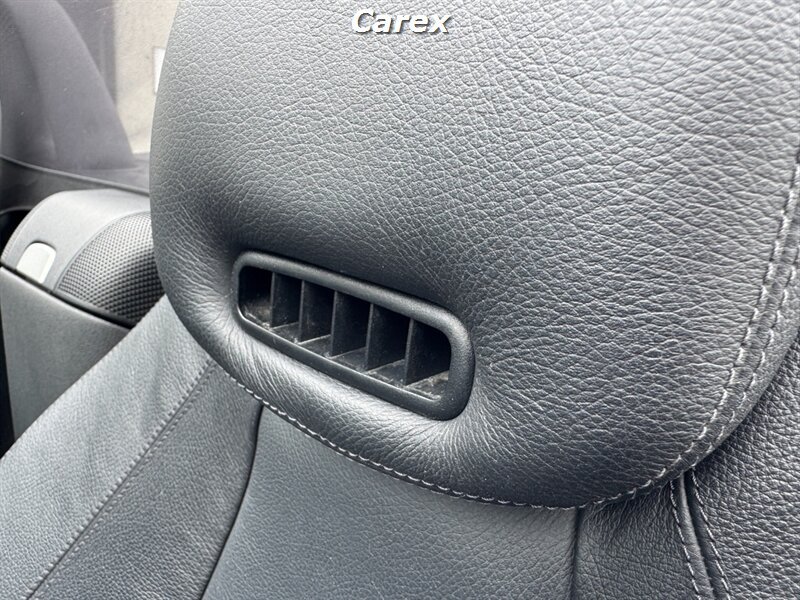 Used 2010 Mercedes-Benz SLK 350 image 34
