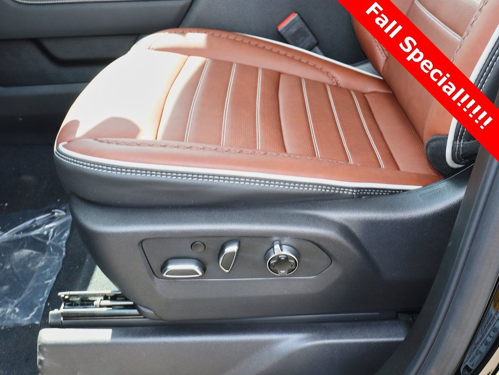 New 2025 GMC Sierra 2500 Denali Ultimate w/ Max Trailering Package image 15