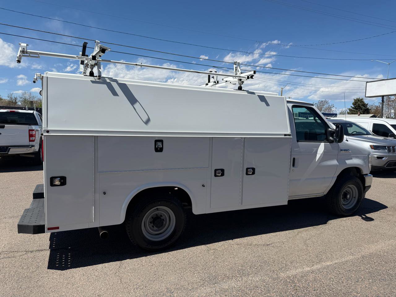 Used 2021 Ford E-350 and Econoline 350 Super Duty w/ Power Windows & Locks Group image 10