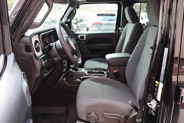 New 2025 Jeep Gladiator Sport image 10