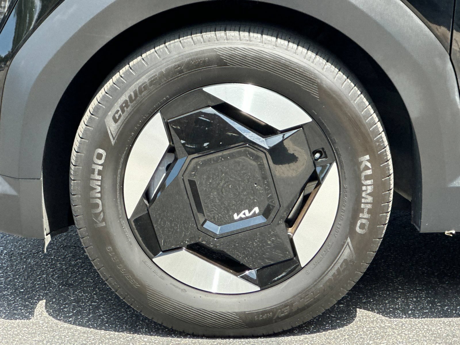 Certified 2024 Kia EV9 Light Long Range RWD image 36
