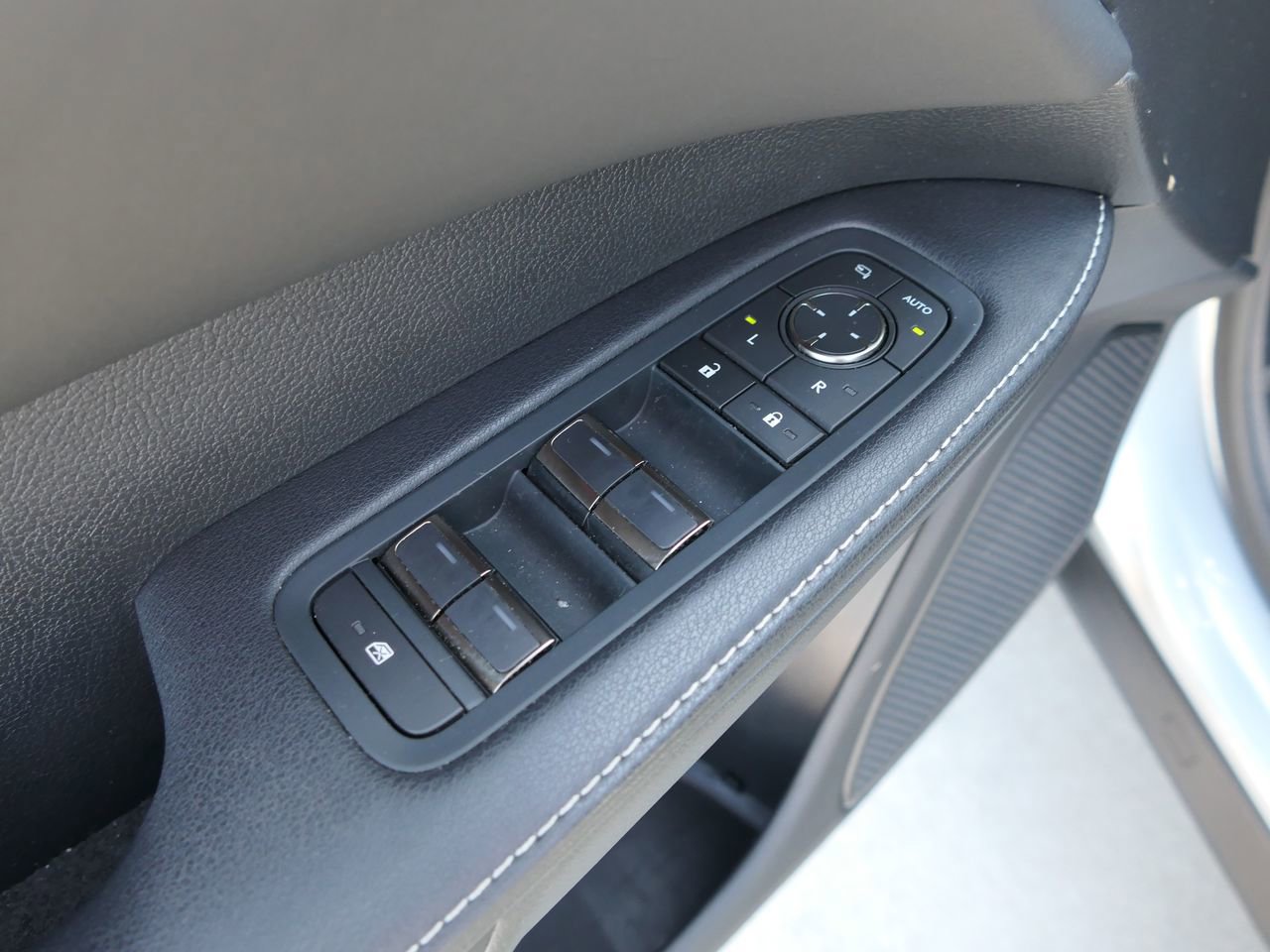 Used 2023 Lexus RX 350 FWD w/ Accessory Package (Z1) image 14