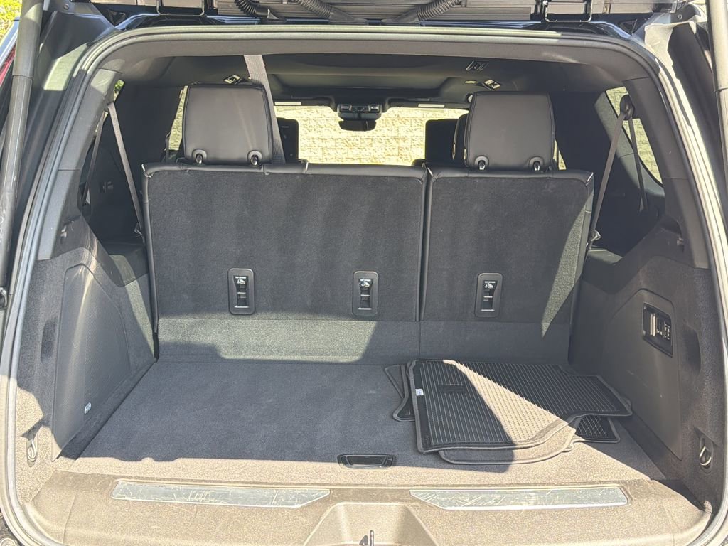 Certified 2021 Cadillac Escalade ESV Premium Luxury image 18